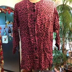 - Womens dark pink and black top. Lge